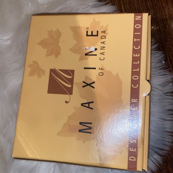 Maxine of Canada black suede boots. - Picture 7 of 9